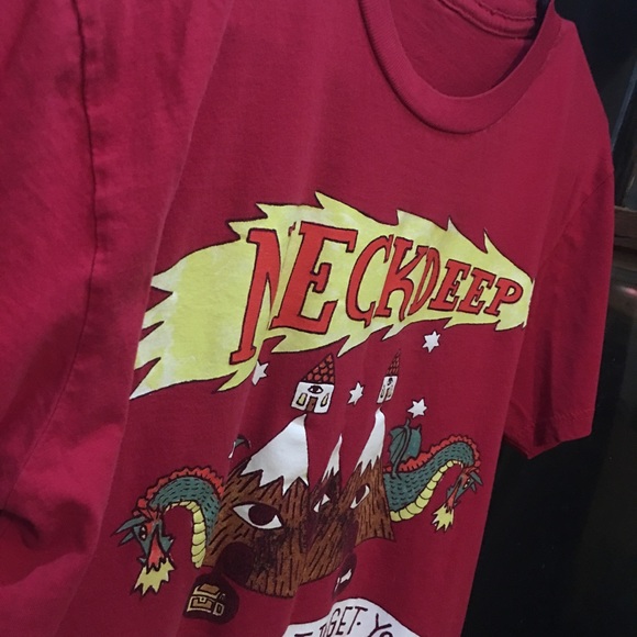 Red neck deep tee shirt - Picture 2 of 4